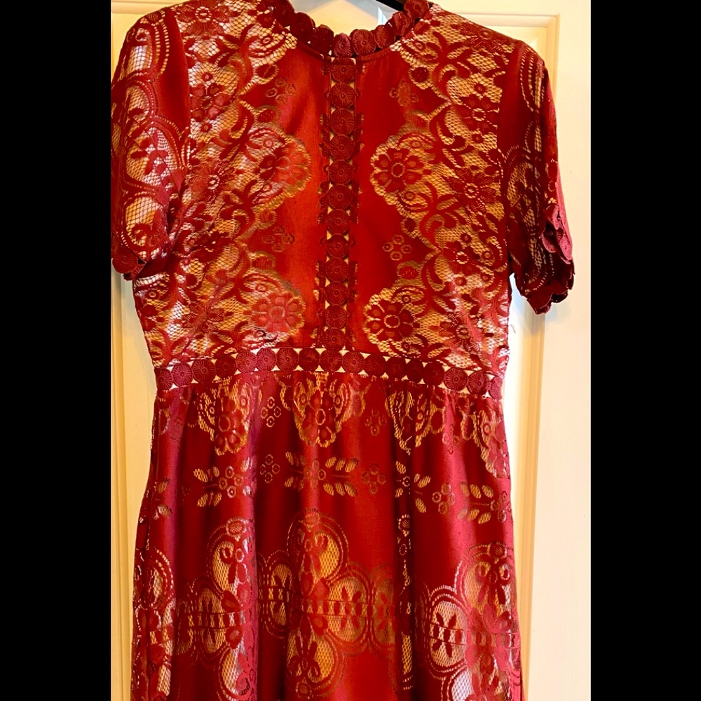 Lace calf-length dress